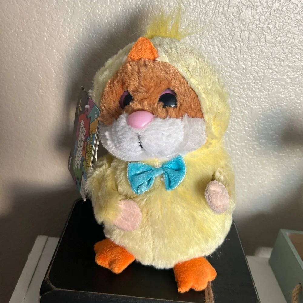 Gemmy NWTYellow and Brown dancing rapper Hamster with Blue Bow
